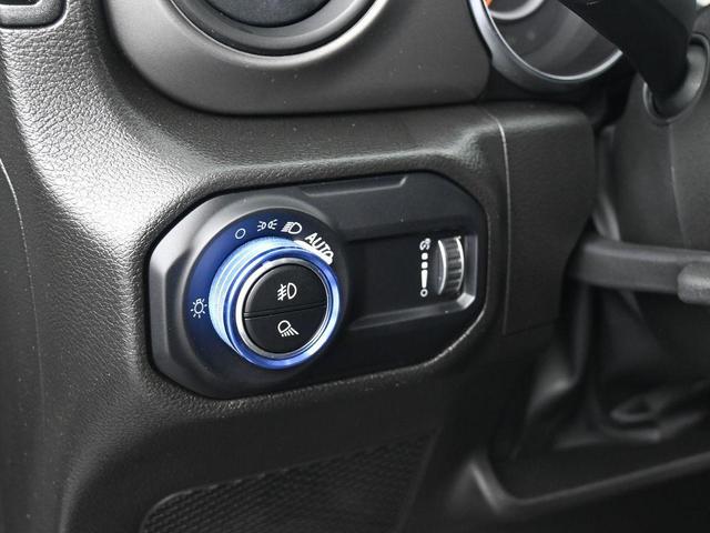 Photo of 2023 Black Clearcoat Jeep Gladiator