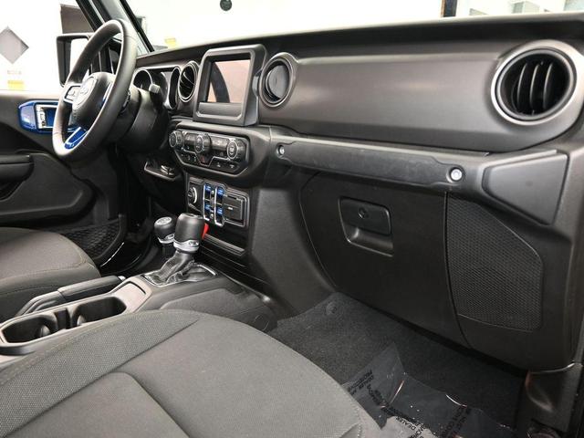 Photo of 2023 Black Clearcoat Jeep Gladiator