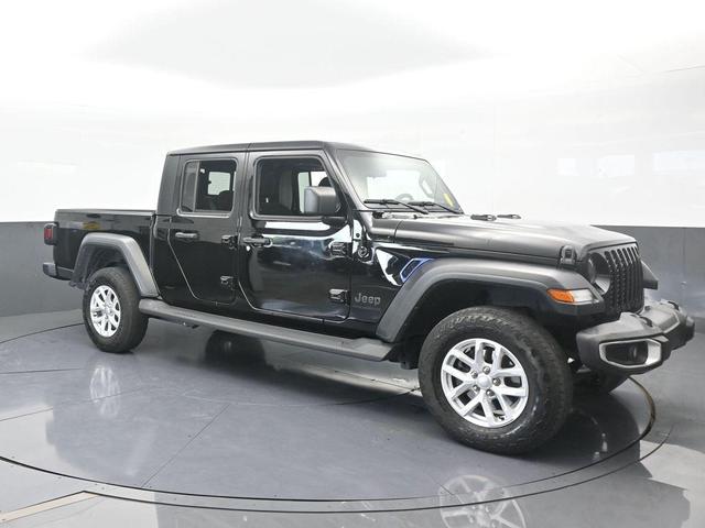 Photo of 2023 Black Clearcoat Jeep Gladiator