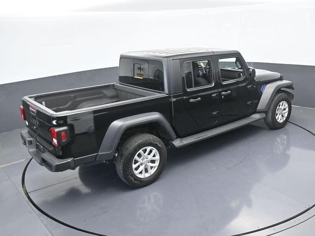 Photo of 2023 Black Clearcoat Jeep Gladiator