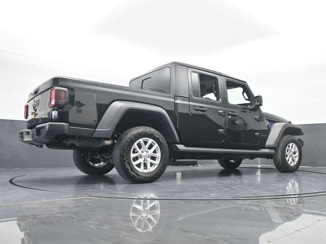 Photo of 2023 Black Clearcoat Jeep Gladiator