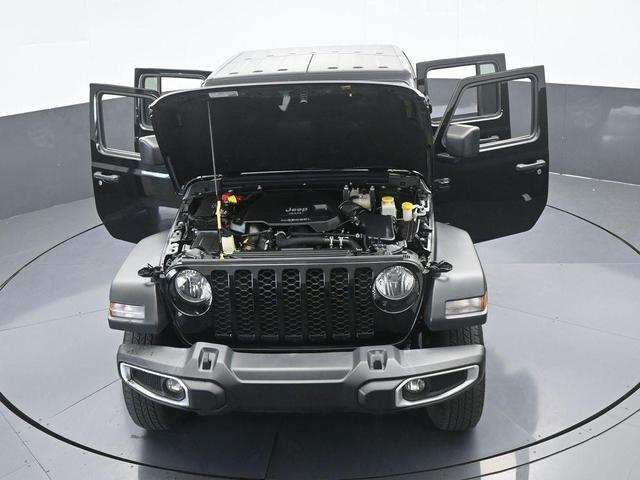 Photo of 2023 Black Clearcoat Jeep Gladiator