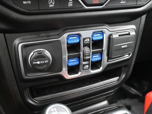 Photo of 2023 Black Clearcoat Jeep Gladiator