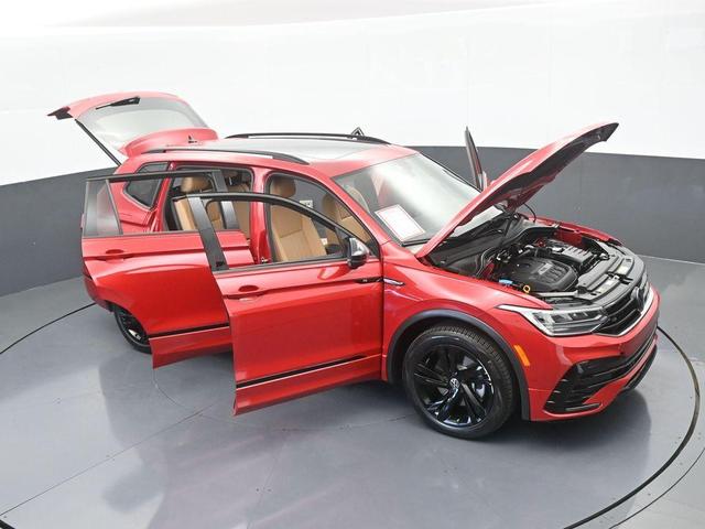 Photo of 2024 Kings Red Volkswagen Tiguan