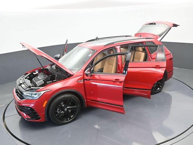 Photo of 2024 Kings Red Volkswagen Tiguan