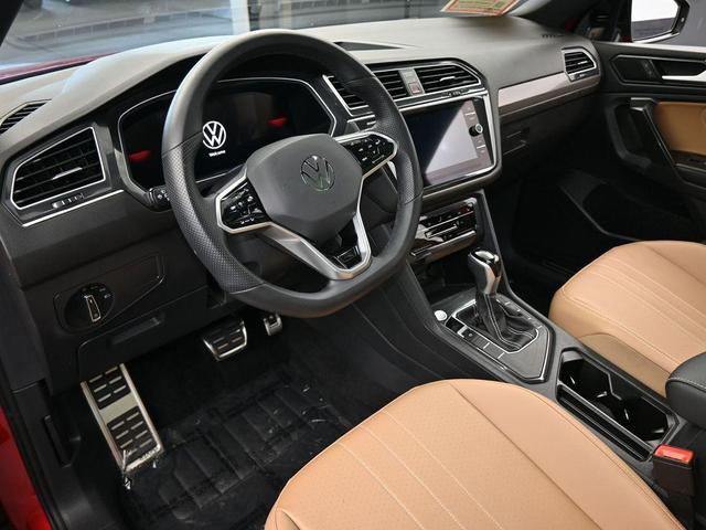 Photo of 2024 Kings Red Volkswagen Tiguan