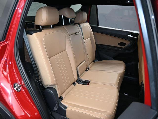 Photo of 2024 Kings Red Volkswagen Tiguan