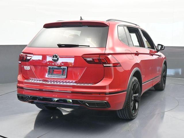 Photo of 2024 Kings Red Volkswagen Tiguan