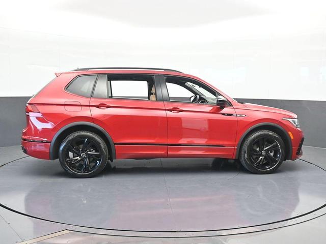 Photo of 2024 Kings Red Volkswagen Tiguan