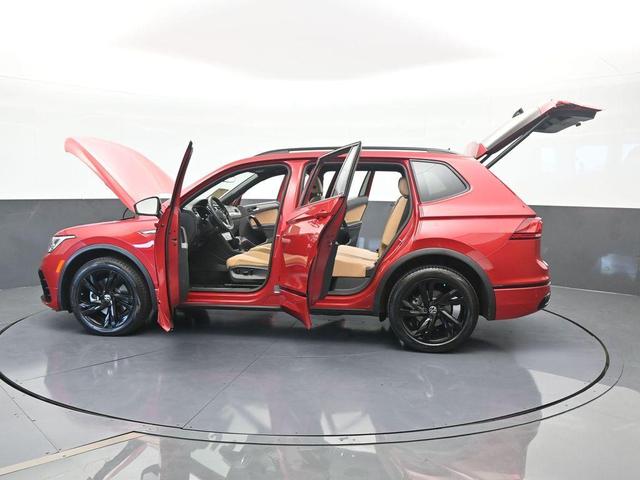 Photo of 2024 Kings Red Volkswagen Tiguan