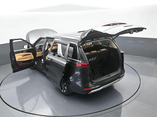 Photo of 2024 Metal Kia Carnival