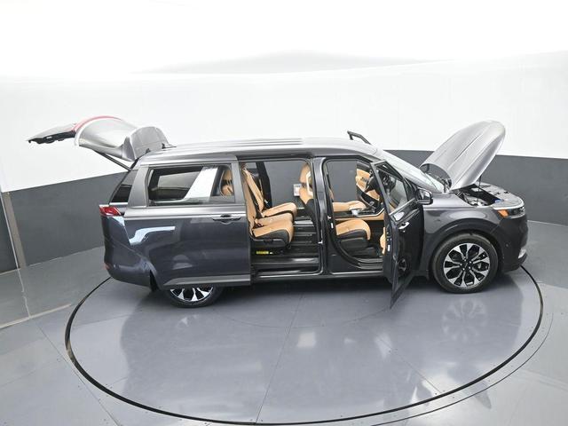 Photo of 2024 Metal Kia Carnival