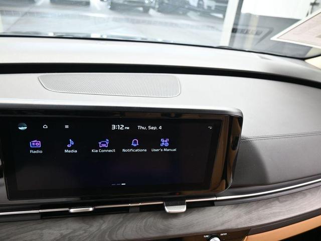 Photo of 2024 Metal Kia Carnival
