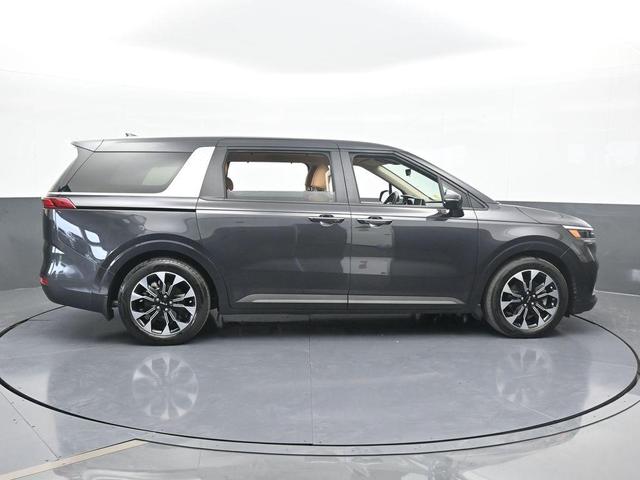 Photo of 2024 Metal Kia Carnival