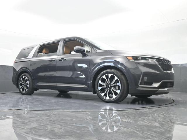 Photo of 2024 Metal Kia Carnival