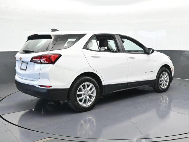 Photo of 2023 Summit White Chevrolet Equinox