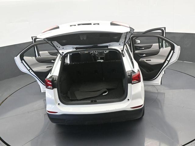 Photo of 2023 Summit White Chevrolet Equinox