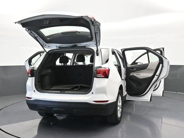 Photo of 2023 Summit White Chevrolet Equinox