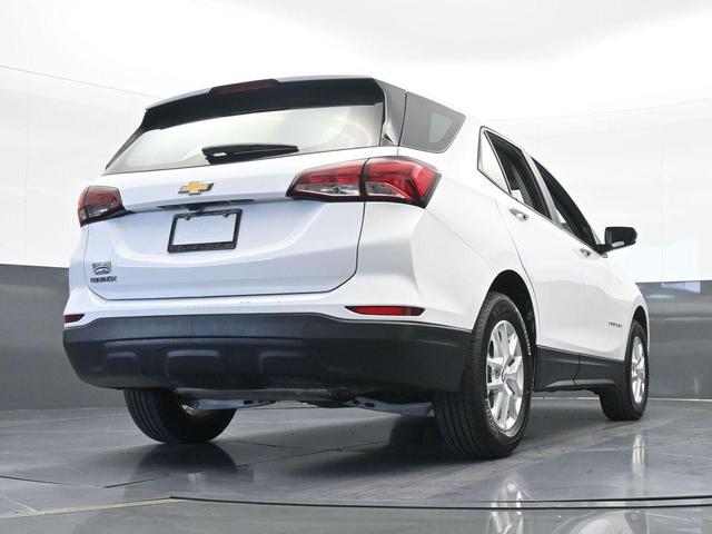 Photo of 2023 Summit White Chevrolet Equinox