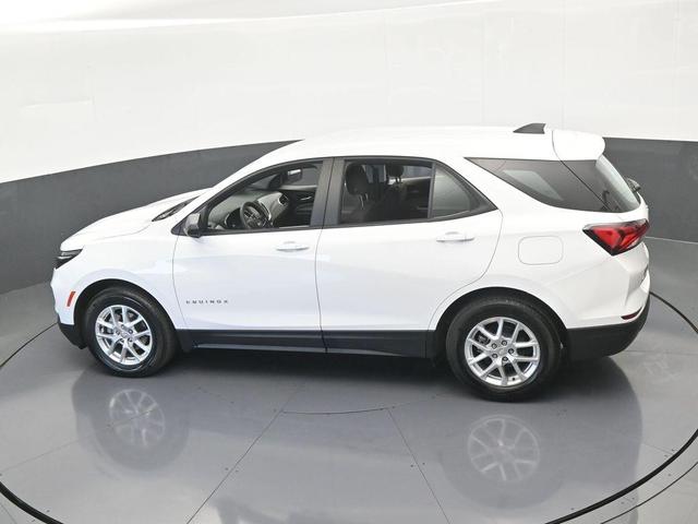 Photo of 2023 Summit White Chevrolet Equinox