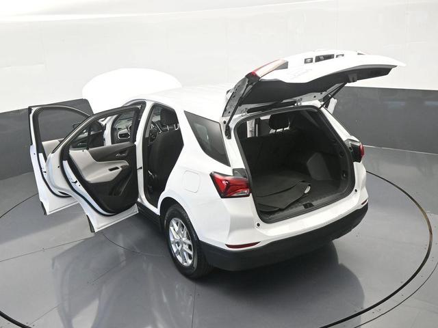 Photo of 2023 Summit White Chevrolet Equinox
