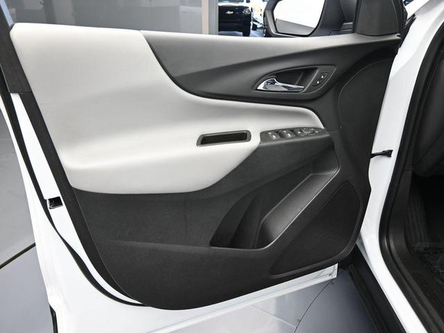 Photo of 2023 Summit White Chevrolet Equinox