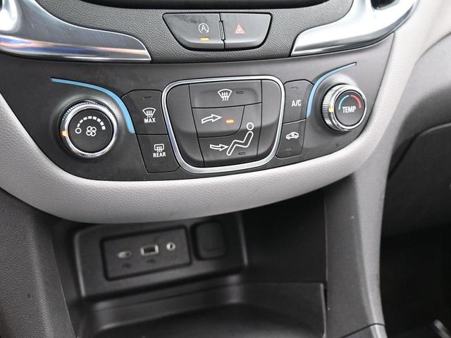 Photo of 2023 Summit White Chevrolet Equinox