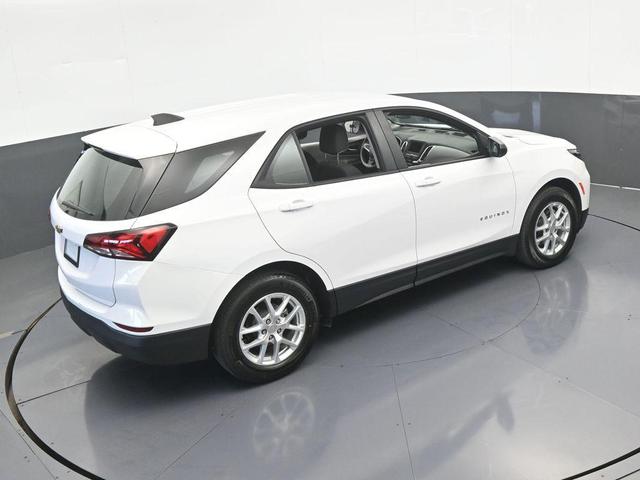 Photo of 2023 Summit White Chevrolet Equinox