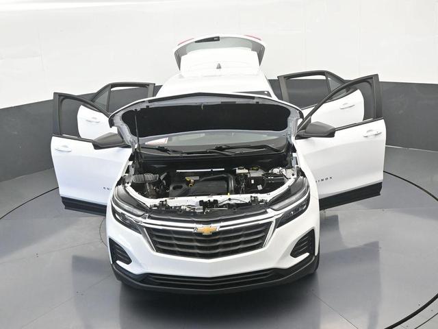 Photo of 2023 Summit White Chevrolet Equinox