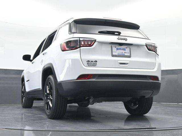 Photo of 2025 Bright White Clearcoat Jeep Compass