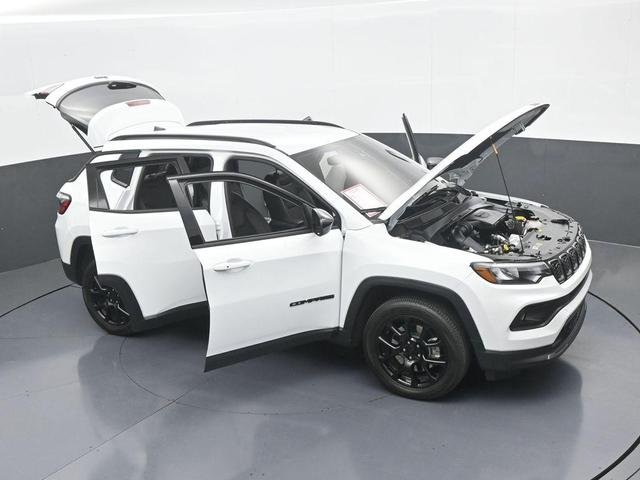 Photo of 2025 Bright White Clearcoat Jeep Compass