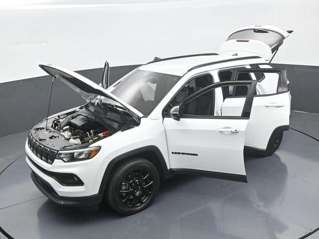 Photo of 2025 Bright White Clearcoat Jeep Compass