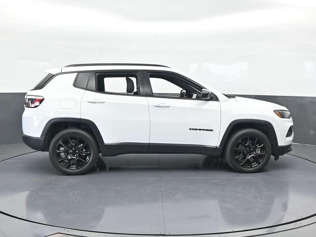 Photo of 2025 Bright White Clearcoat Jeep Compass