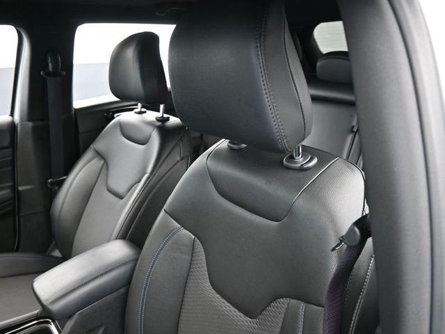 Photo of 2025 Bright White Clearcoat Jeep Compass