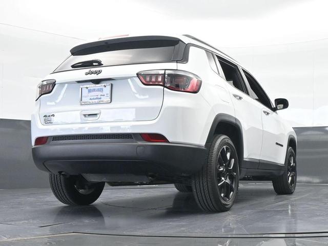 Photo of 2025 Bright White Clearcoat Jeep Compass