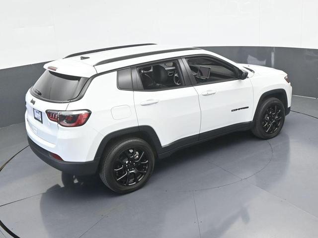 Photo of 2025 Bright White Clearcoat Jeep Compass