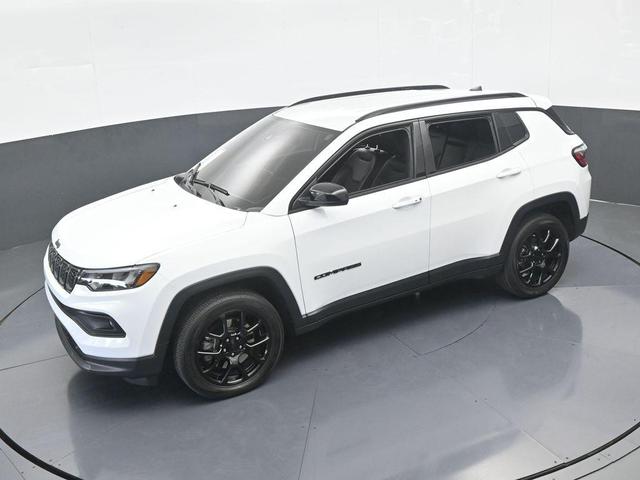 Photo of 2025 Bright White Clearcoat Jeep Compass