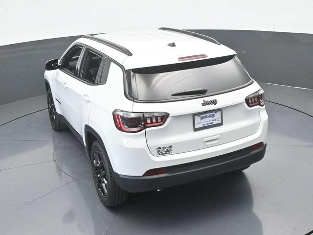 Photo of 2025 Bright White Clearcoat Jeep Compass