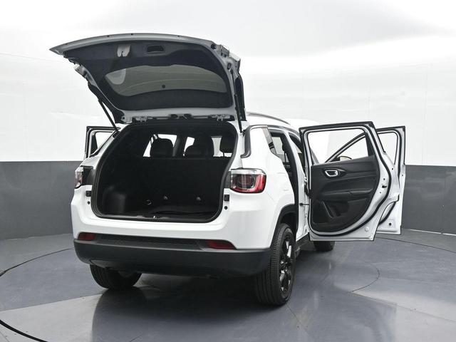 Photo of 2025 Bright White Clearcoat Jeep Compass