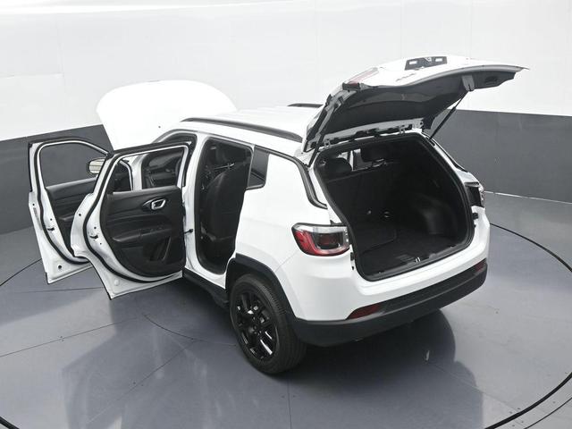 Photo of 2025 Bright White Clearcoat Jeep Compass
