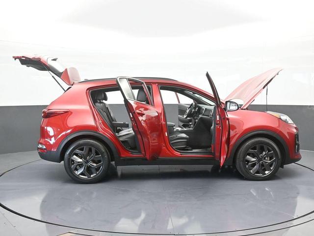Photo of 2022 Hyper Red Kia Sportage