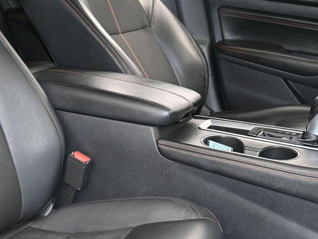Photo of 2021 Glacier White Nissan Altima
