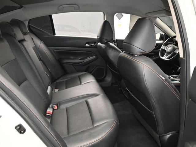 Photo of 2021 Glacier White Nissan Altima