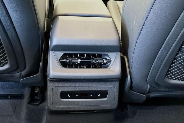 Photo of 2025 Mythos Black Metallic Audi Q6 e-tron