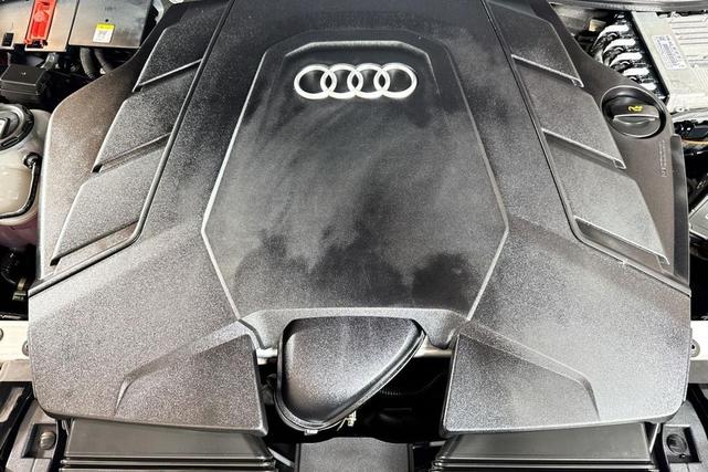 Photo of 2022 Mythos Black Metallic Audi Q8