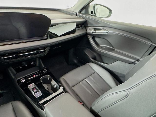 Photo of 2025 Glacier White Metallic Audi Q6 e-tron