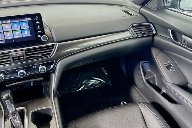 Photo of 2018 Crystal Black Pearl Honda Accord