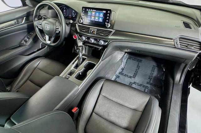 Photo of 2018 Crystal Black Pearl Honda Accord