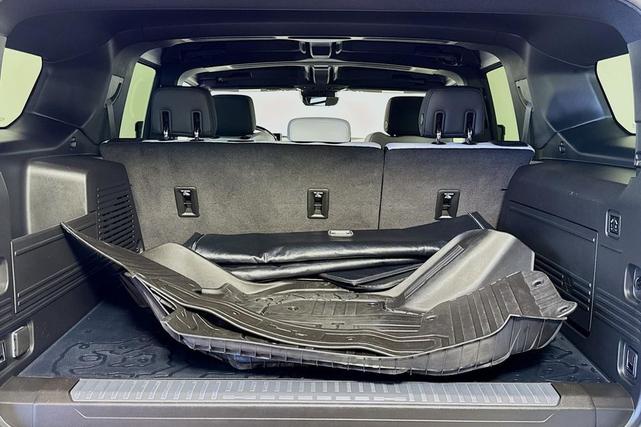 Photo of 2025 Interstellar White GMC HUMMER EV SUV