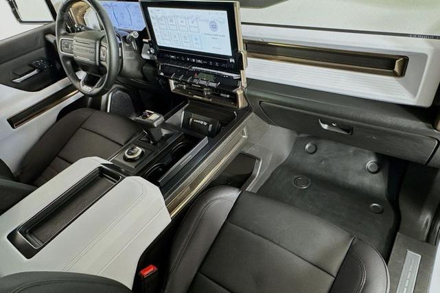 Photo of 2025 Interstellar White GMC HUMMER EV SUV